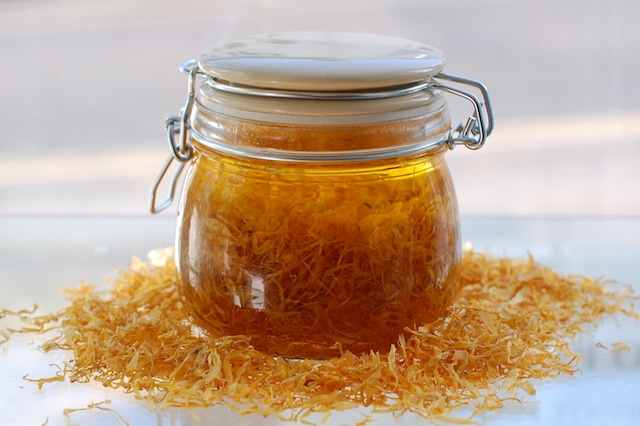 Marigold Oil Calendular Salcura skincare